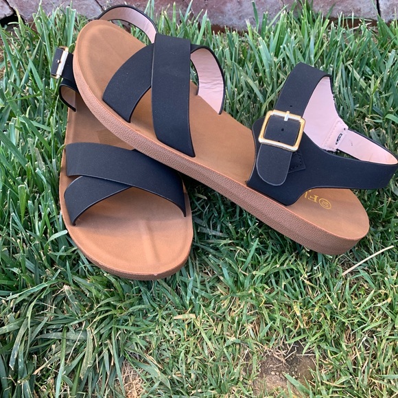 Sandals - Picture 3 of 3